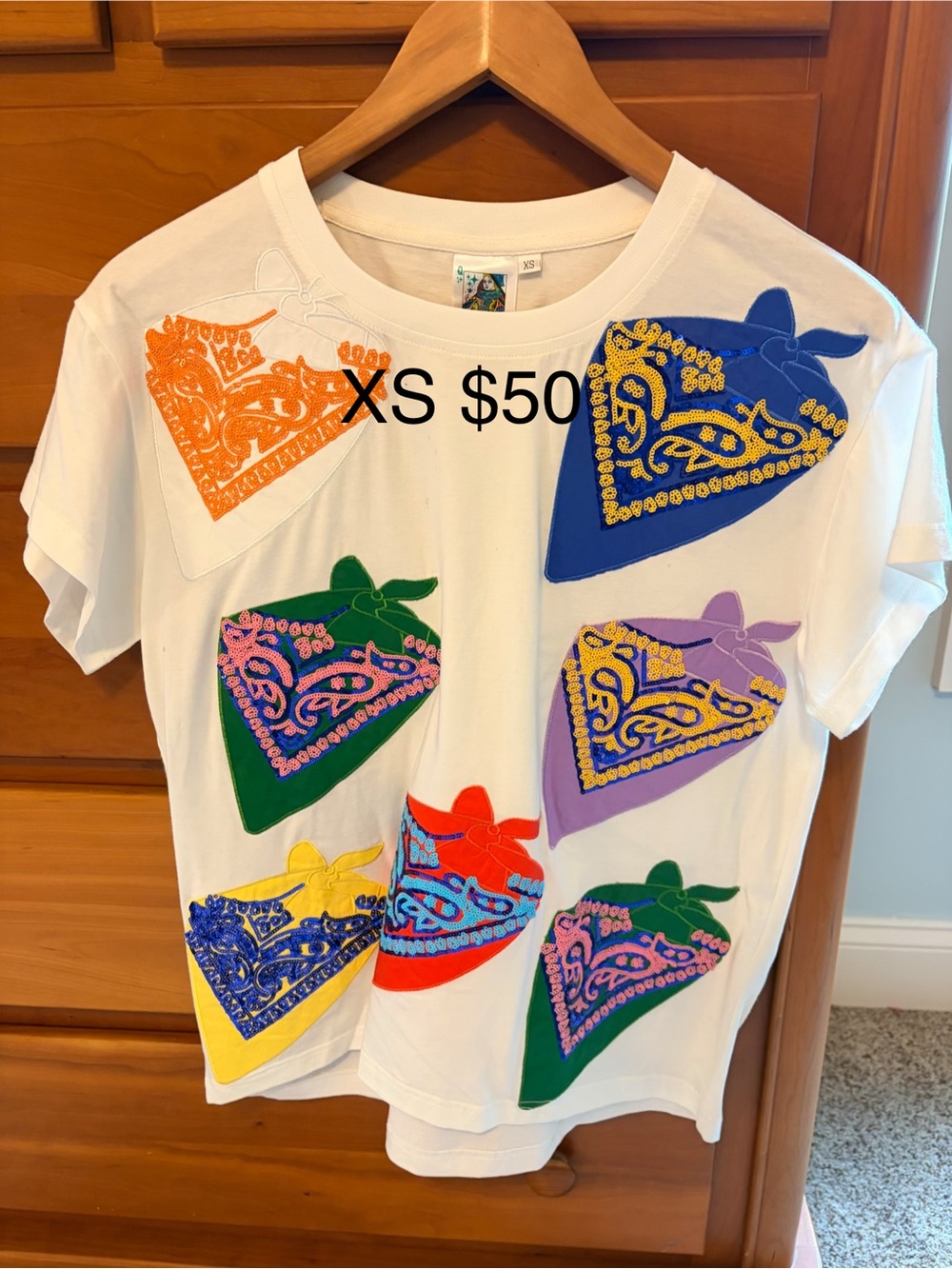 QUEEN OF SPARKLES White Short-Sleeve Tee with Multicolor Bandana Patches